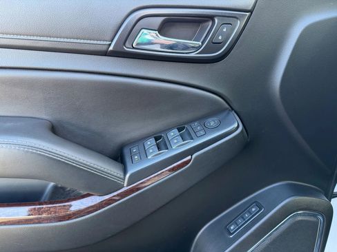 Used 2018 GMC Yukon SLT image 17