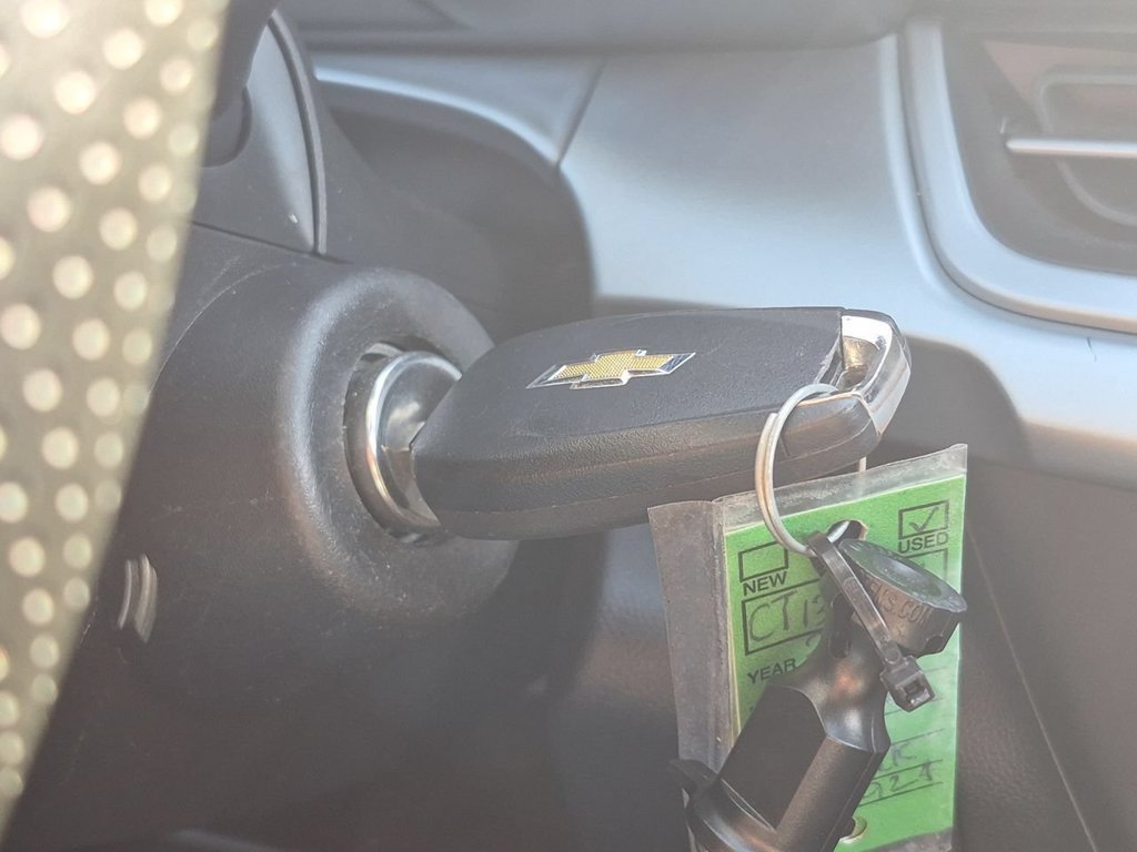 Used 2024 Chevrolet Trax RS FWD image 17