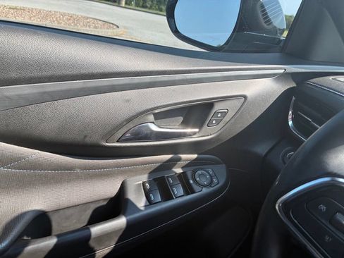Used 2025 Buick Envista Sport Touring w/ Convenience I Package FWD image 28