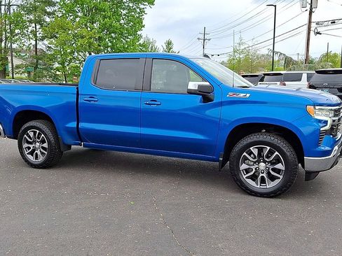 Certified 2022 Chevrolet Silverado 1500 LT w/ Z71 Off-Road Package AWD/4WD image 4