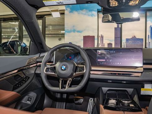 New 2026 BMW 540i xDrive w/ M Sport Package AWD/4WD image 16
