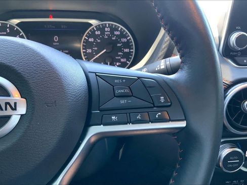 Used 2023 Nissan Sentra SR w/ SR Premium Package FWD image 25