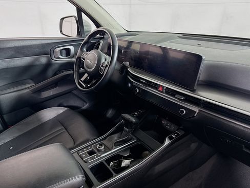 Used 2024 Kia Sorento S image 28