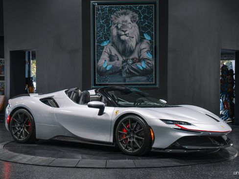 Used 2022 Ferrari SF90 Spider image 26