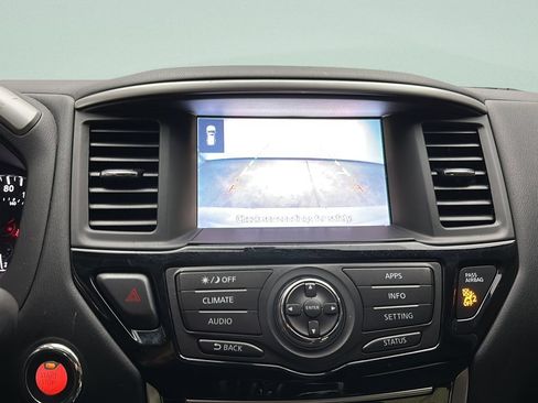 Used 2018 Nissan Pathfinder SV AWD/4WD image 32