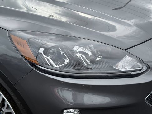 Certified 2022 Ford Escape SEL FWD image 9