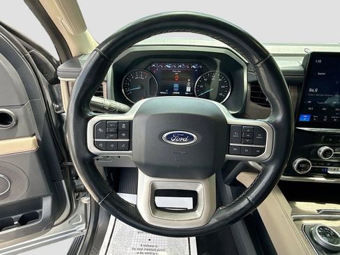 Used 2024 Ford Expedition Limited image 12