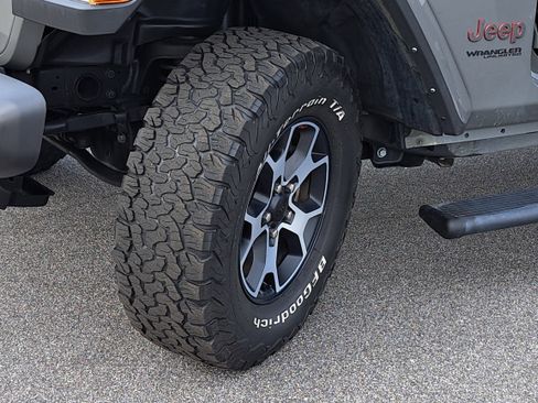 Used 2022 Jeep Wrangler Unlimited Rubicon w/ LED Lighting Group image 29