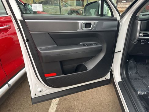 Used 2025 Hyundai Santa Fe SE image 14