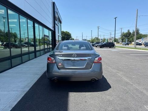 Used 2015 Nissan Altima 2.5 SV FWD image 4