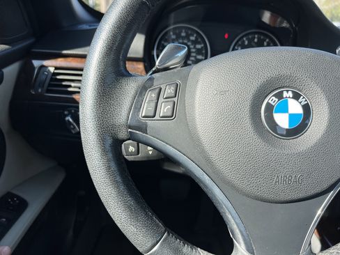 Used 2009 BMW 328i Convertible image 19