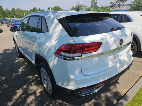 Used 2023 Volkswagen Atlas Cross Sport SE AWD/4WD image 3