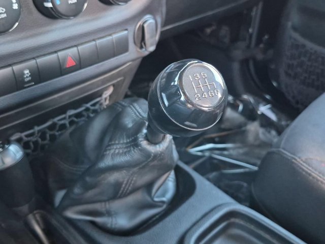 Used 2016 Jeep Wrangler Sport AWD/4WD image 14