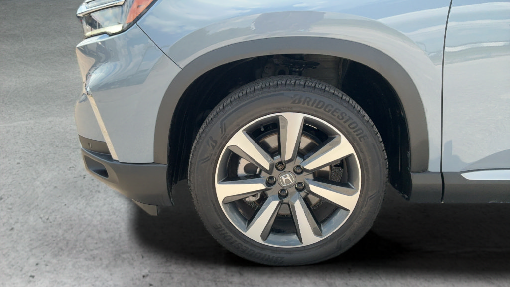 Used 2025 Honda Pilot Elite image 26