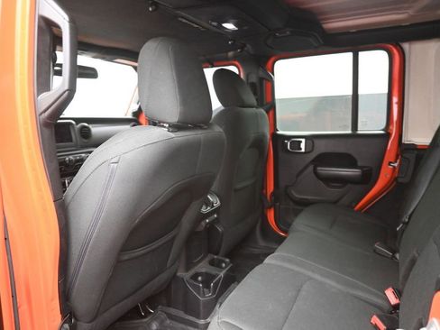 Used 2018 Jeep Wrangler Unlimited Sport S AWD/4WD image 25