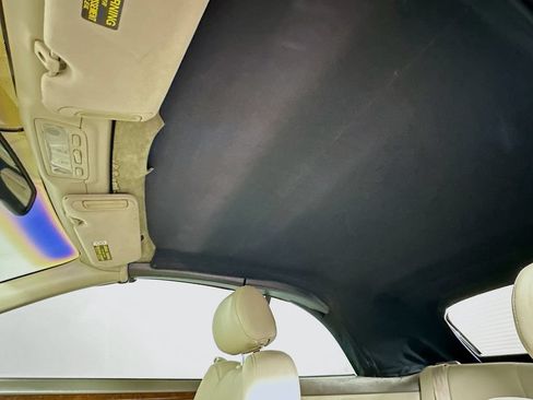 Used 2001 Toyota Solara SE FWD image 11