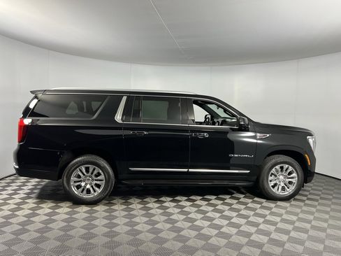 Used 2025 GMC Yukon XL Denali image 3