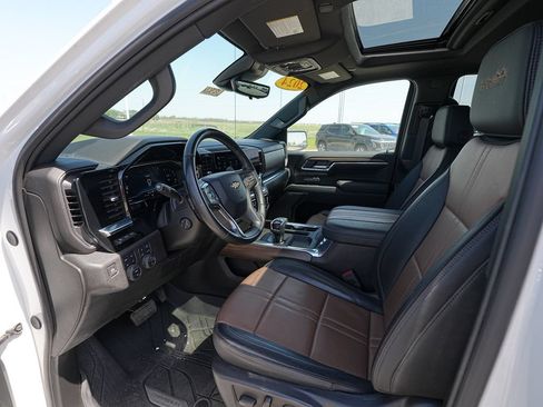Used 2024 Chevrolet Silverado 1500 High Country w/ High Country Premium Package AWD/4WD image 16