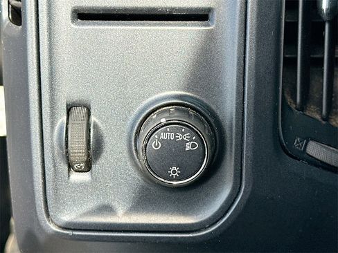 Used 2018 Chevrolet Silverado 1500 W/T w/ Trailering Package image 10