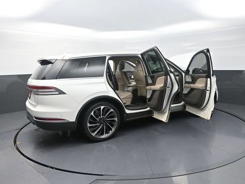 Used 2020 Lincoln Aviator Reserve w/ Equipment Group 202A AWD/4WD image 42