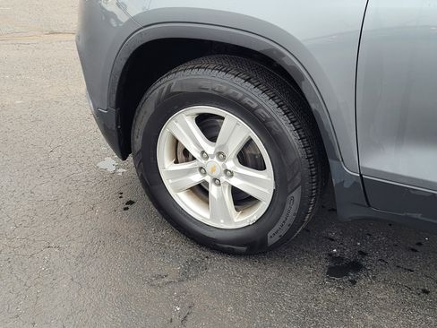 Used 2019 Chevrolet Trax LT w/ LT Convenience Package AWD/4WD image 10