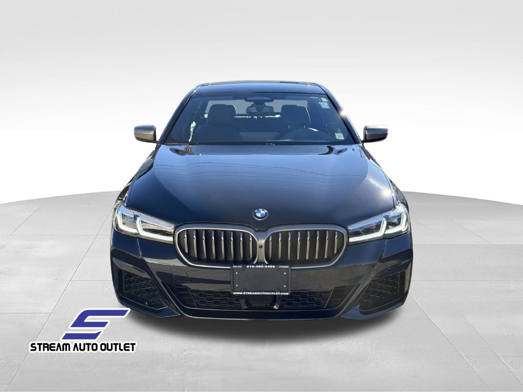 Used 2023 BMW M550i xDrive w/ Executive Package AWD/4WD image 2