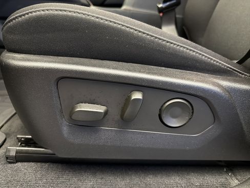 Used 2023 Chevrolet Colorado Trail Boss w/ Technology Package image 12