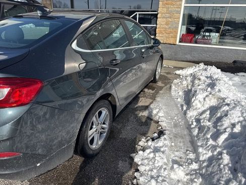 Used 2018 Chevrolet Cruze LT image 5