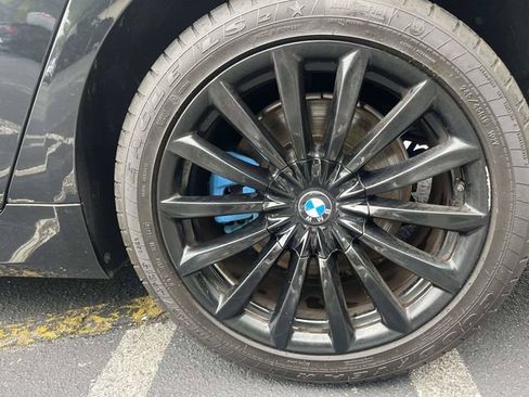 Used 2021 BMW 740i w/ Premium Package RWD image 11