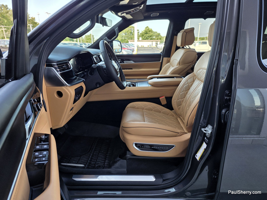 Used 2026 Jeep Grand Wagoneer Summit AWD/4WD image 29