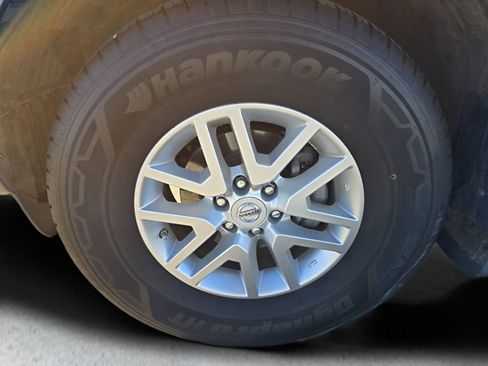 Used 2017 Nissan Frontier SV image 9