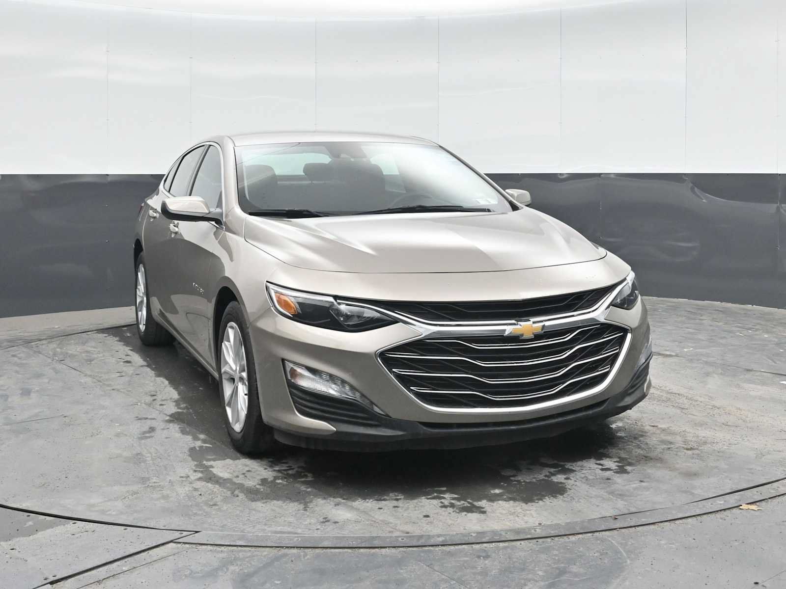 Used 2025 Chevrolet Malibu LT FWD image 6