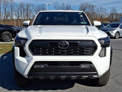New 2025 Toyota Tacoma TRD Off-Road image 2