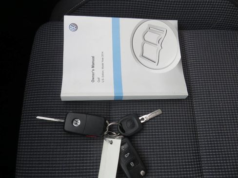 Used 2014 Volkswagen Golf 4-Door image 33