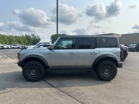Used 2024 Ford Bronco Outer Banks AWD/4WD image 2