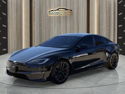 Used 2023 Tesla Model S Plaid image 3