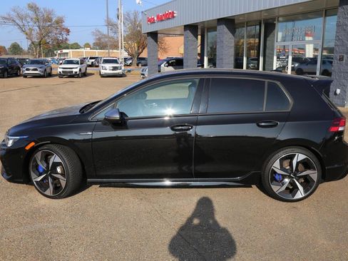 Used 2024 Volkswagen Golf R image 2