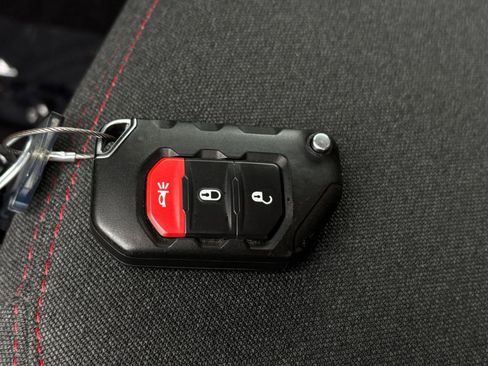Used 2025 Jeep Wrangler Unlimited Rubicon AWD/4WD image 21