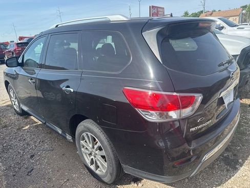 Used 2014 Nissan Pathfinder SV FWD image 5