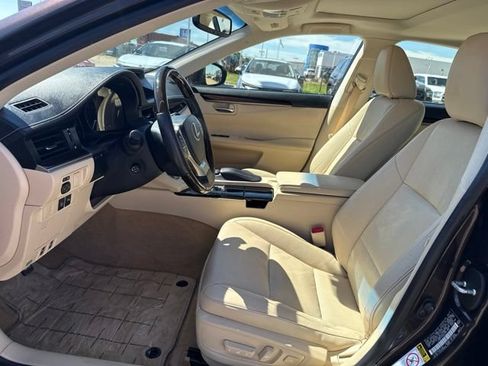 Used 2014 Lexus ES 350 w/ Luxury Package FWD image 7