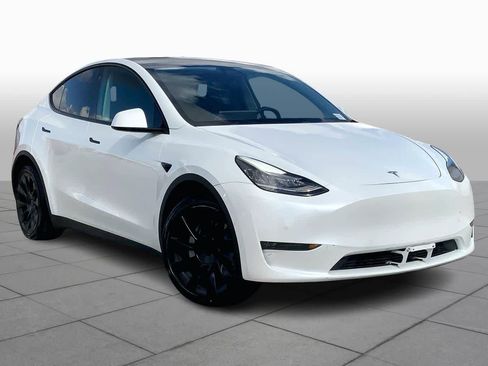 Used 2021 Tesla Model Y Long Range image 2