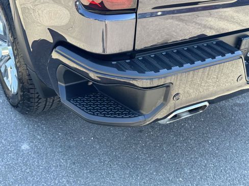 Used 2022 GMC Sierra 1500 Denali AWD/4WD image 11