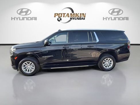 Used 2024 Chevrolet Suburban LT RWD image 8