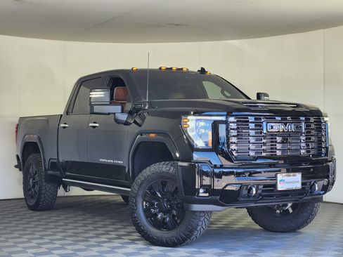 Used 2026 GMC Sierra 2500 Denali Ultimate AWD/4WD image 1