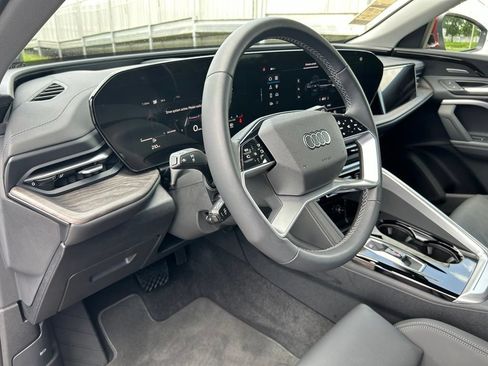 Certified 2025 Audi Q5 Prestige AWD/4WD image 17