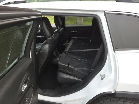 Used 2019 Jeep Cherokee Limited AWD/4WD image 42