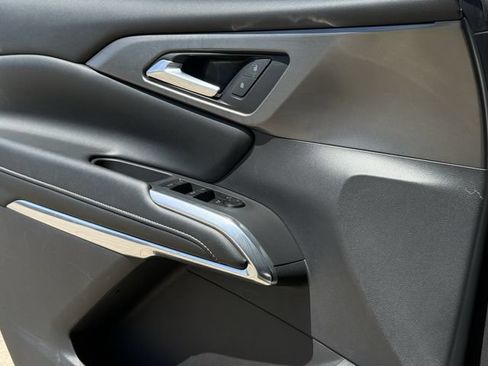 Certified 2026 Chevrolet Traverse LT FWD image 23
