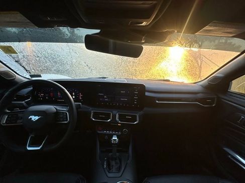 Used 2024 Ford Mustang GT Premium image 28