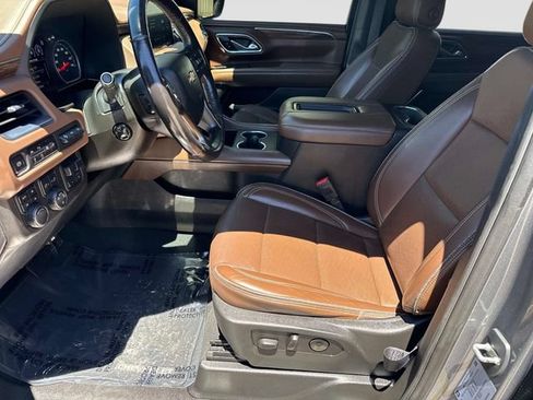 Used 2021 Chevrolet Suburban High Country w/ Premium Package AWD/4WD image 13
