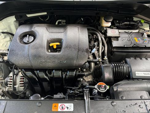 Used 2025 Kia Soul LX w/ LX Technology Package FWD image 30